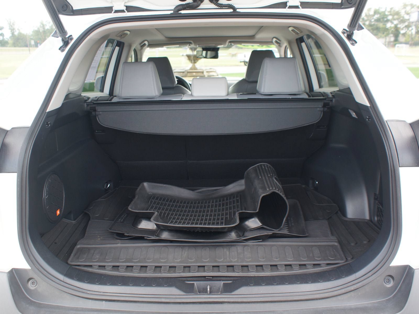 Used 2019 Toyota RAV4 Limited w/ Advanced Technology Package FWD image 20