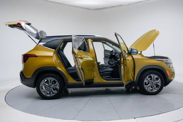 Used 2024 Kia Seltos S FWD image 15