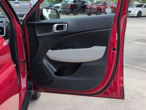 Used 2020 Hyundai Venue SEL FWD image 19