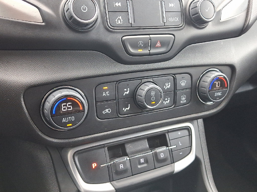 Certified 2023 GMC Terrain SLT FWD image 16