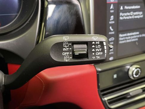 Used 2023 Porsche Macan image 43