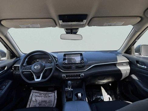 Used 2025 Nissan Altima 2.5 SV image 33