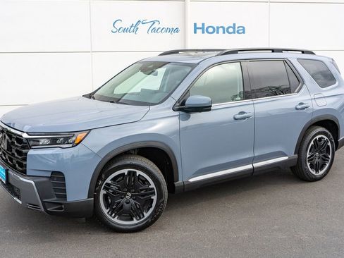 New 2026 Honda Pilot Touring image 2