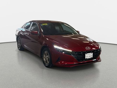 Certified 2023 Hyundai Elantra SE w/ Cargo Package image 3