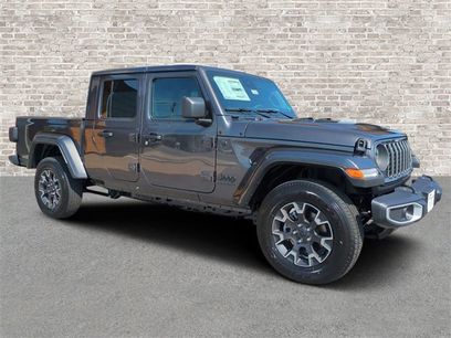 New 2025 Jeep Gladiator Sport w/ Premium Package