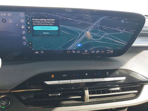 Used 2025 Buick Enclave Sport Touring image 31