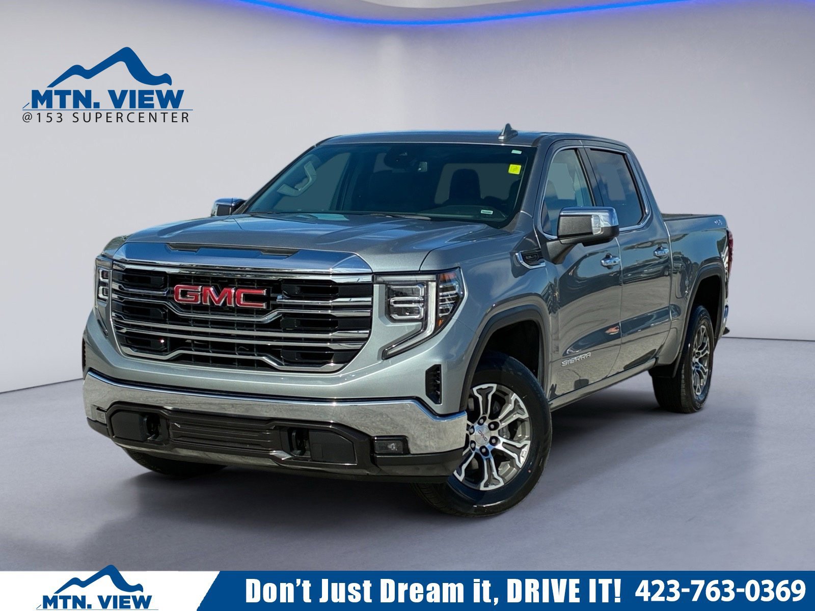 Used 2025 GMC Sierra 1500 SLT AWD/4WD image 1