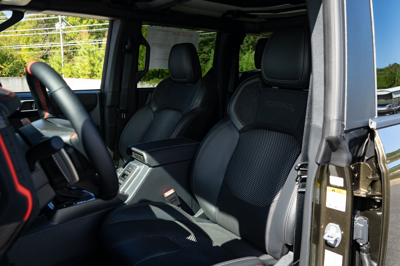 New 2026 Ford Bronco Raptor w/ Interior Carbon Fiber Pack AWD/4WD image 32