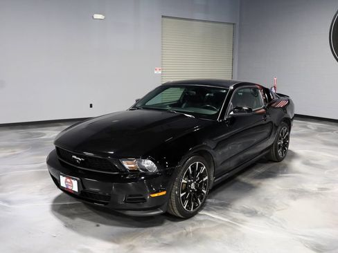 Used 2011 Ford Mustang Premium w/ V6 Performance Pkg RWD image 3