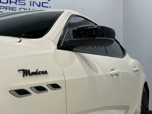 Used 2022 Maserati Ghibli Modena RWD image 12