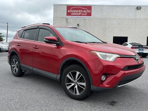 Used 2016 Toyota RAV4 XLE AWD/4WD image 2