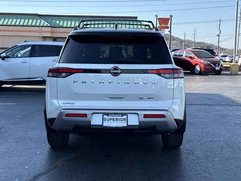Certified 2024 Nissan Pathfinder SL image 4