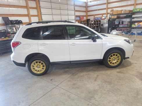 Used 2018 Subaru Forester 2.5i w/ Alloy Wheel Package AWD/4WD image 9