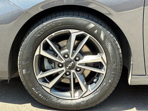 Certified 2023 Kia Forte LXS w/ LXS Technology Package image 32