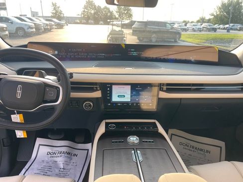 New 2027 Lincoln Navigator Reserve AWD/4WD image 15