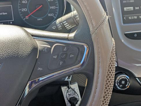 Used 2017 Chevrolet Cruze LT FWD image 20