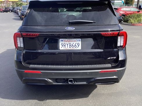 Used 2025 Ford Explorer ST-Line w/ ST-Line Street Pack image 8