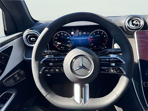 New 2026 Mercedes-Benz GLC 300 4MATIC image 14