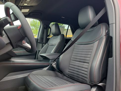 New 2026 Ford Explorer ST-Line w/ ST-Line Street Pack RWD image 17