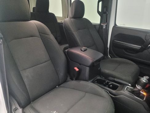 Used 2019 Jeep Wrangler Unlimited Sport S AWD/4WD image 21