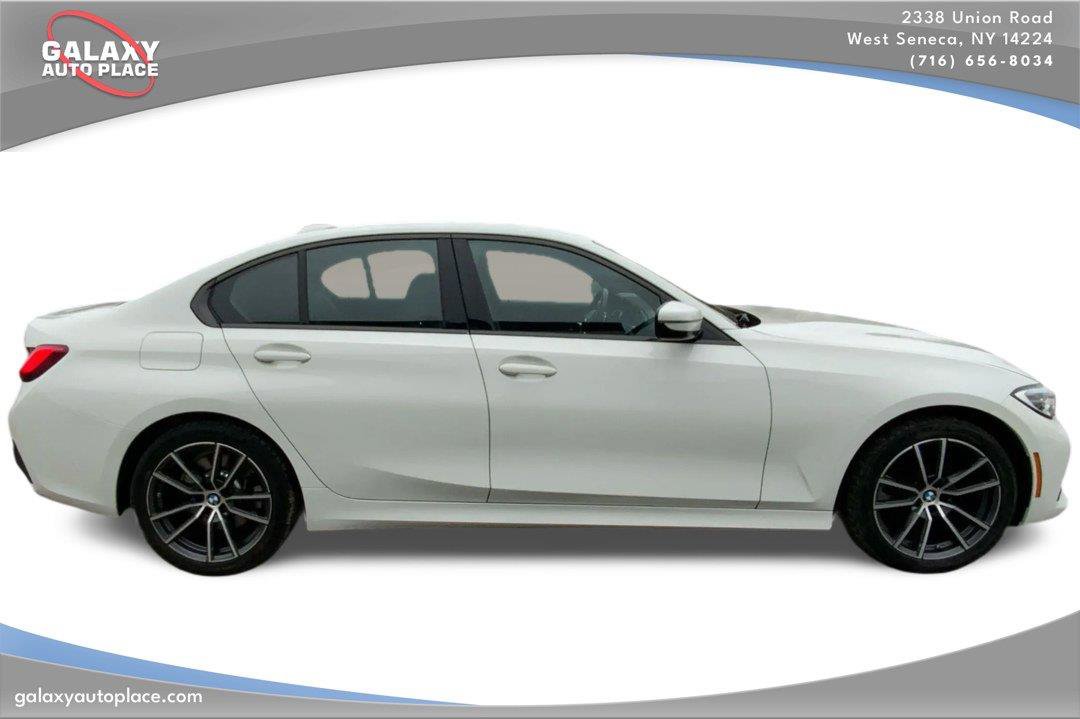 Used 2021 BMW 330i xDrive Sedan w/ Convenience Package AWD/4WD image 4