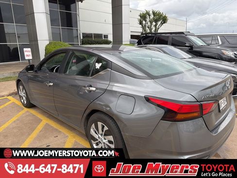 Used 2024 Nissan Altima 2.5 S image 3