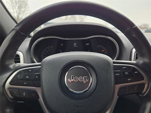 Used 2018 Jeep Grand Cherokee Laredo AWD/4WD image 28