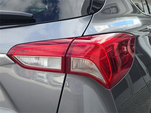 Certified 2019 Buick Envision Essence image 8