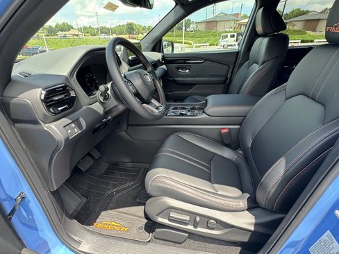 New 2025 Honda Pilot TrailSport image 12