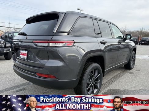New 2025 Jeep Grand Cherokee Limited image 3