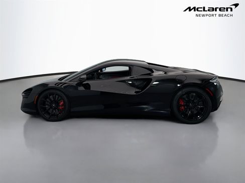 Used 2023 McLaren Artura RWD image 4