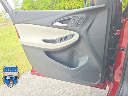 Certified 2024 Buick Encore GX Avenir FWD image 18