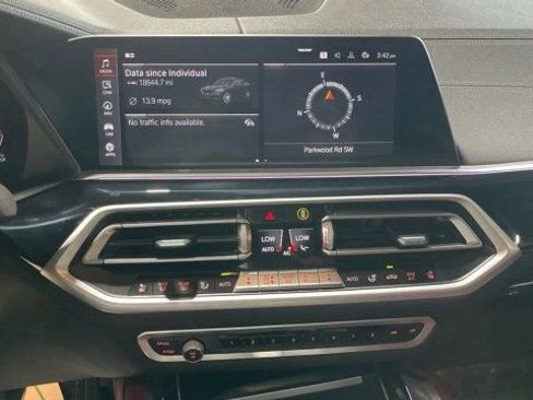 Used 2021 BMW X6 M50i w/ Executive Package AWD/4WD image 21