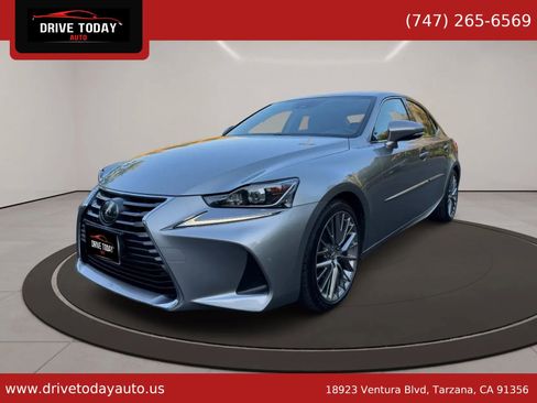 Used 2018 Lexus IS 300 w/ Comfort Package RWD image 1