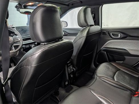 Used 2024 Jeep Compass Latitude w/ Sun and Sound Group image 12