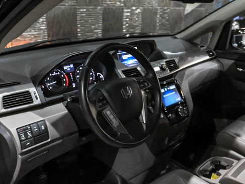 Used 2016 Honda Odyssey EX-L image 3