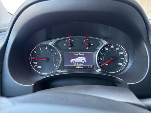 Used 2024 GMC Terrain SLT AWD/4WD image 15