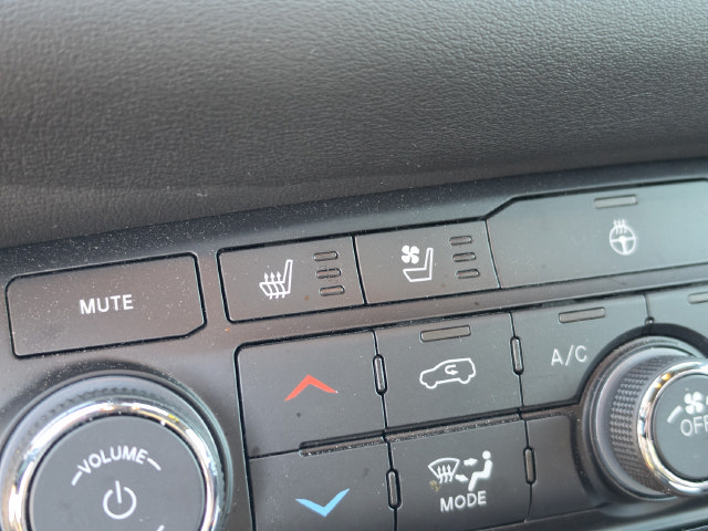 Used 2023 Dodge Durango R/T RWD image 33