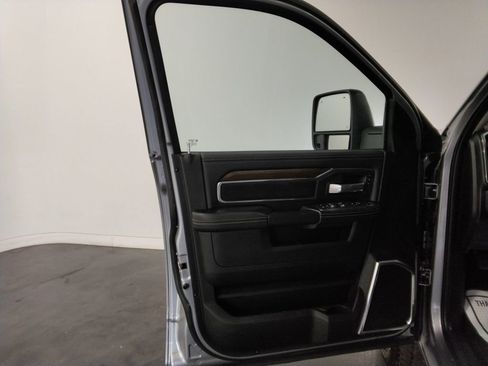 Used 2024 RAM 2500 Laramie w/ Safety Group image 33