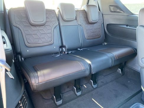 New 2026 Nissan Armada Platinum image 12