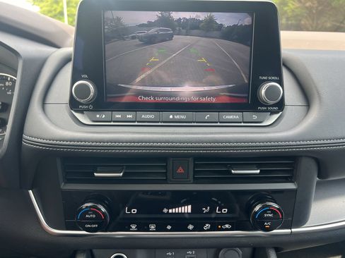 Certified 2023 Nissan Rogue SV FWD image 7