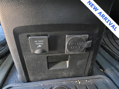 Used 2025 Toyota Sienna Platinum image 37