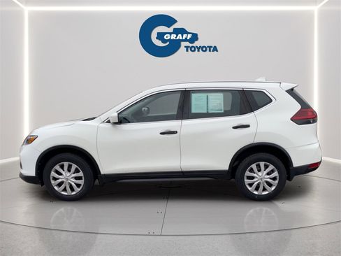 Used 2019 Nissan Rogue S image 3