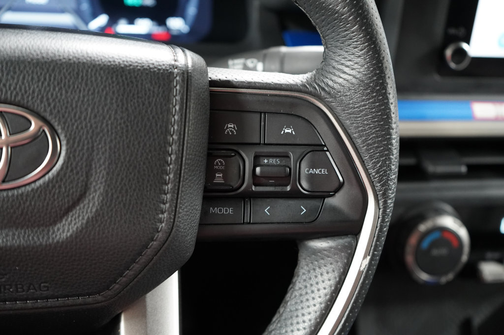 Used 2025 Toyota Tacoma TRD Off-Road AWD/4WD image 17