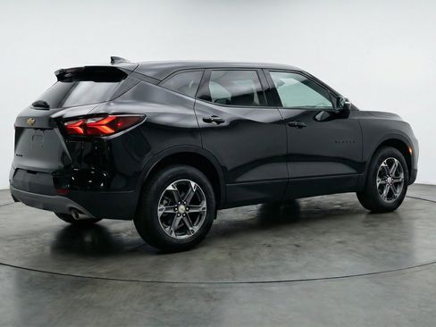 Used 2025 Chevrolet Blazer LT FWD image 9