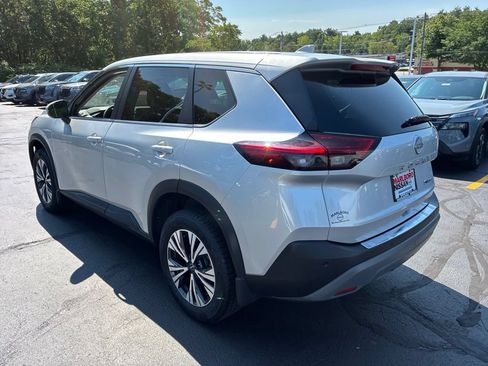 Certified 2022 Nissan Rogue SV AWD/4WD image 5