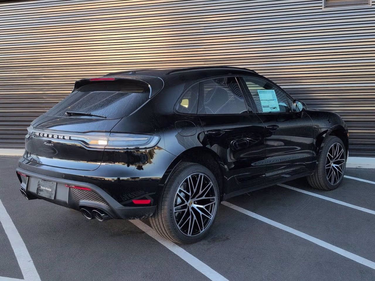 Certified 2026 Porsche Macan AWD/4WD image 7