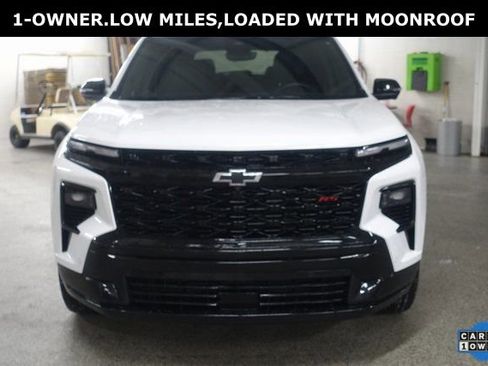 Used 2024 Chevrolet Traverse RS image 2