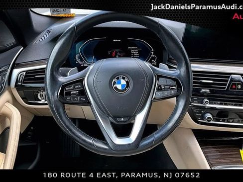 Used 2021 BMW 530e xDrive w/ Premium Package AWD/4WD image 5
