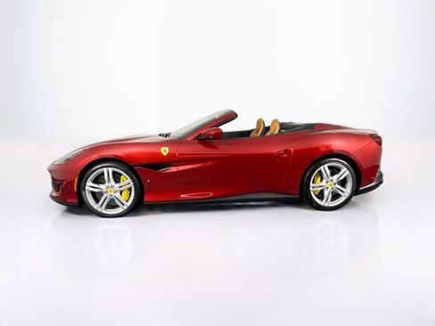 Used 2019 Ferrari Portofino RWD image 9